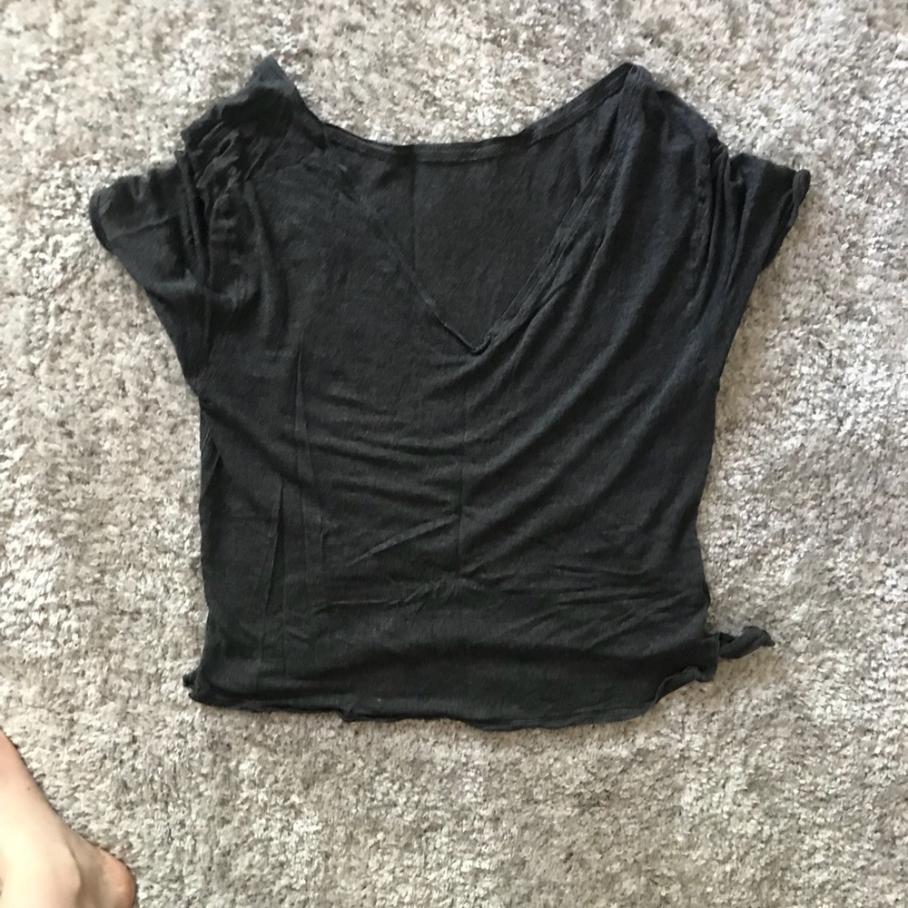 Lululemon workout top.